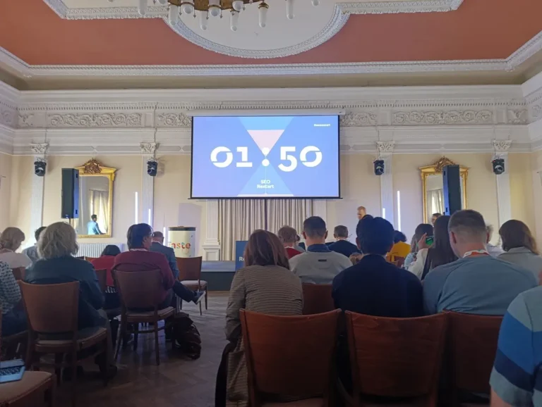 Fotografie z konference SEO restart 2026 - odpočet zahájení konference.